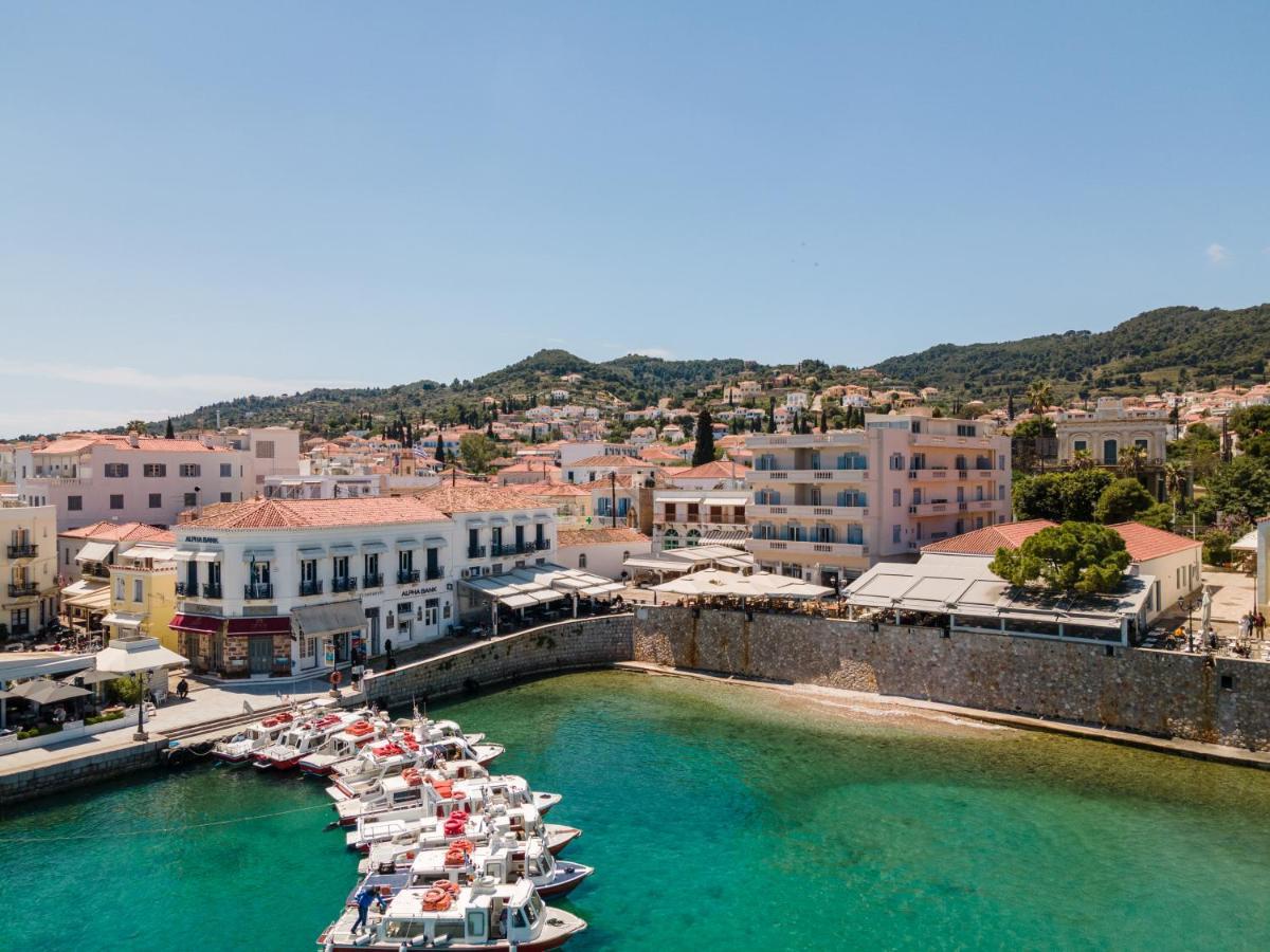 Hotel Roumani Spetses Town ภายนอก รูปภาพ