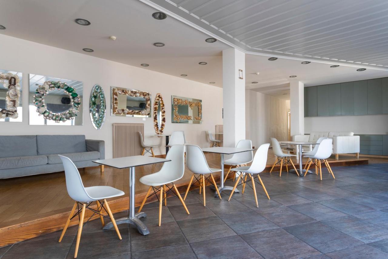 Hotel Roumani Spetses Town ภายนอก รูปภาพ