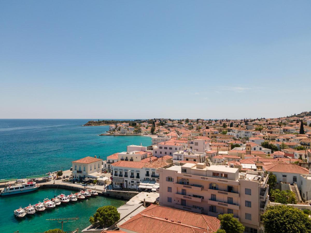 Hotel Roumani Spetses Town ภายนอก รูปภาพ