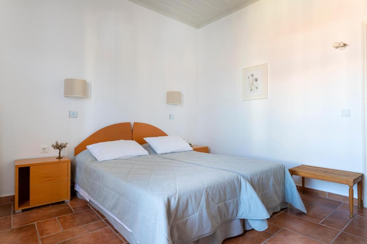 Hotel Roumani Spetses Town ภายนอก รูปภาพ
