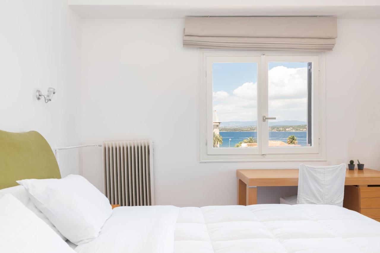 Hotel Roumani Spetses Town ภายนอก รูปภาพ