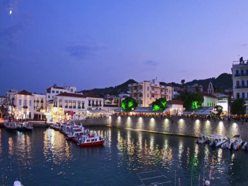 Hotel Roumani Spetses Town ภายนอก รูปภาพ