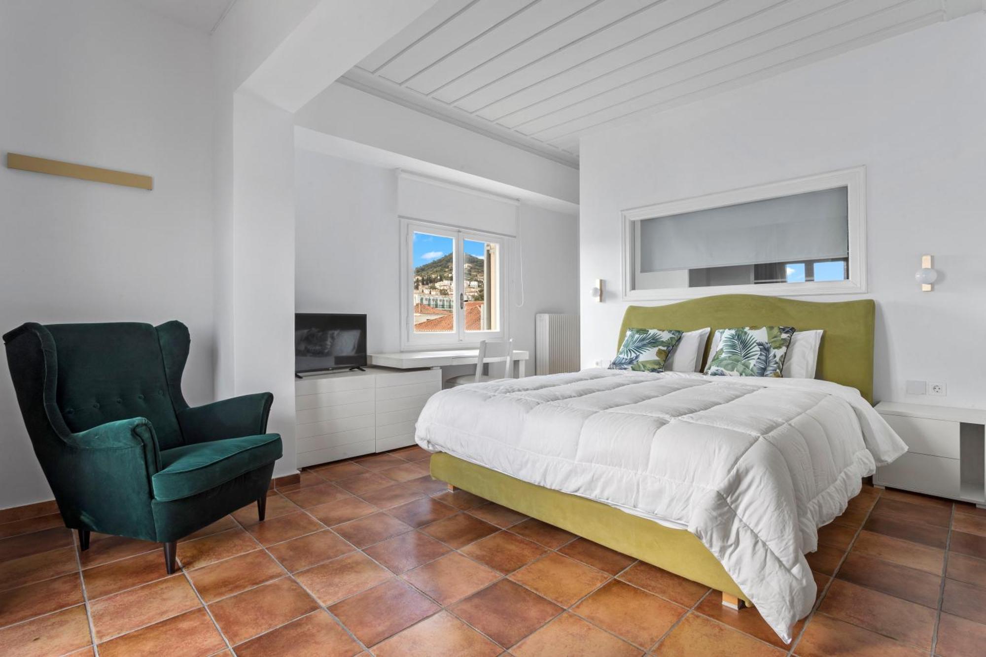 Hotel Roumani Spetses Town ภายนอก รูปภาพ