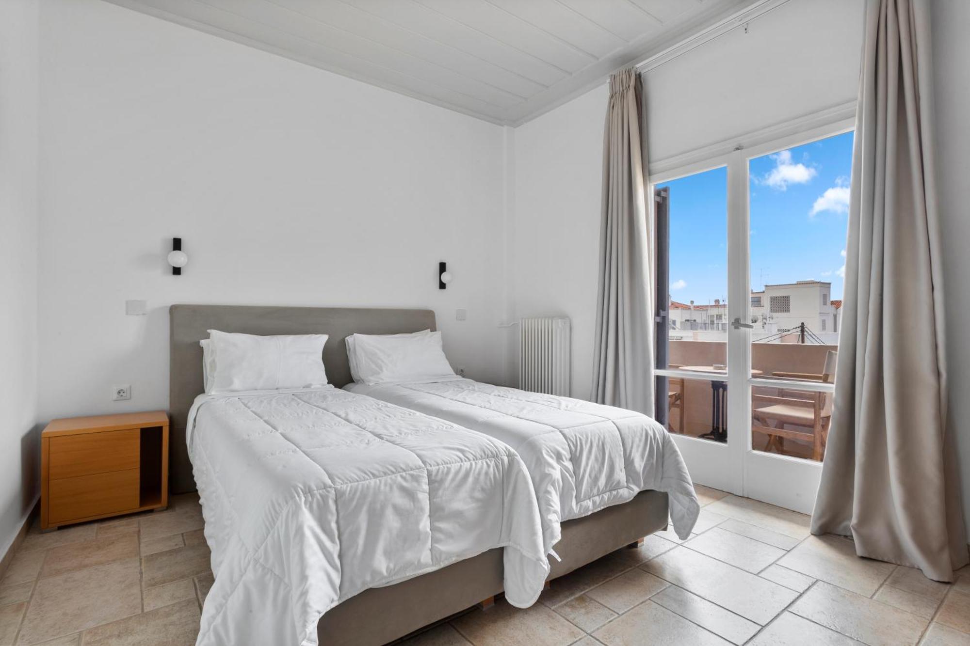 Hotel Roumani Spetses Town ภายนอก รูปภาพ