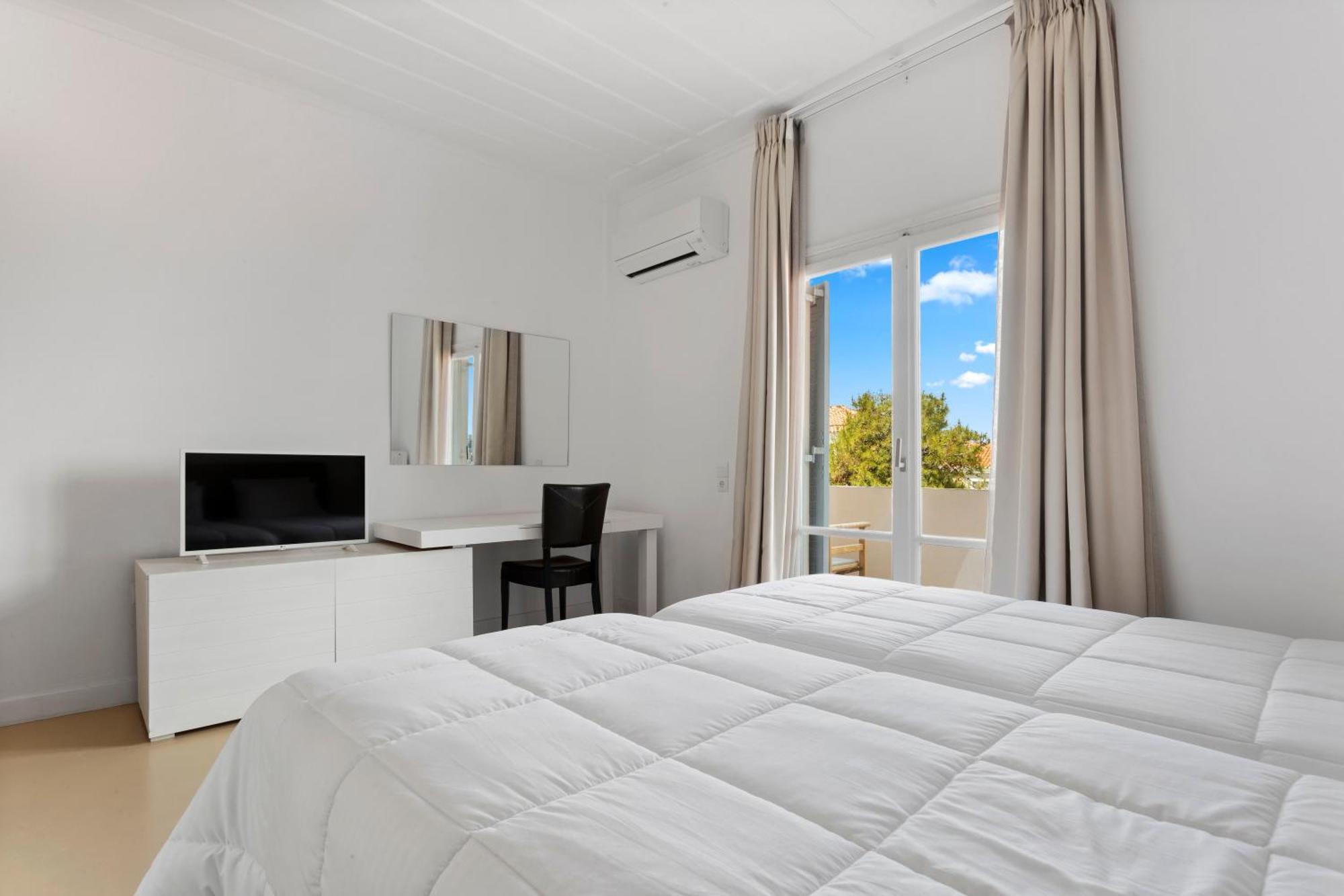 Hotel Roumani Spetses Town ภายนอก รูปภาพ