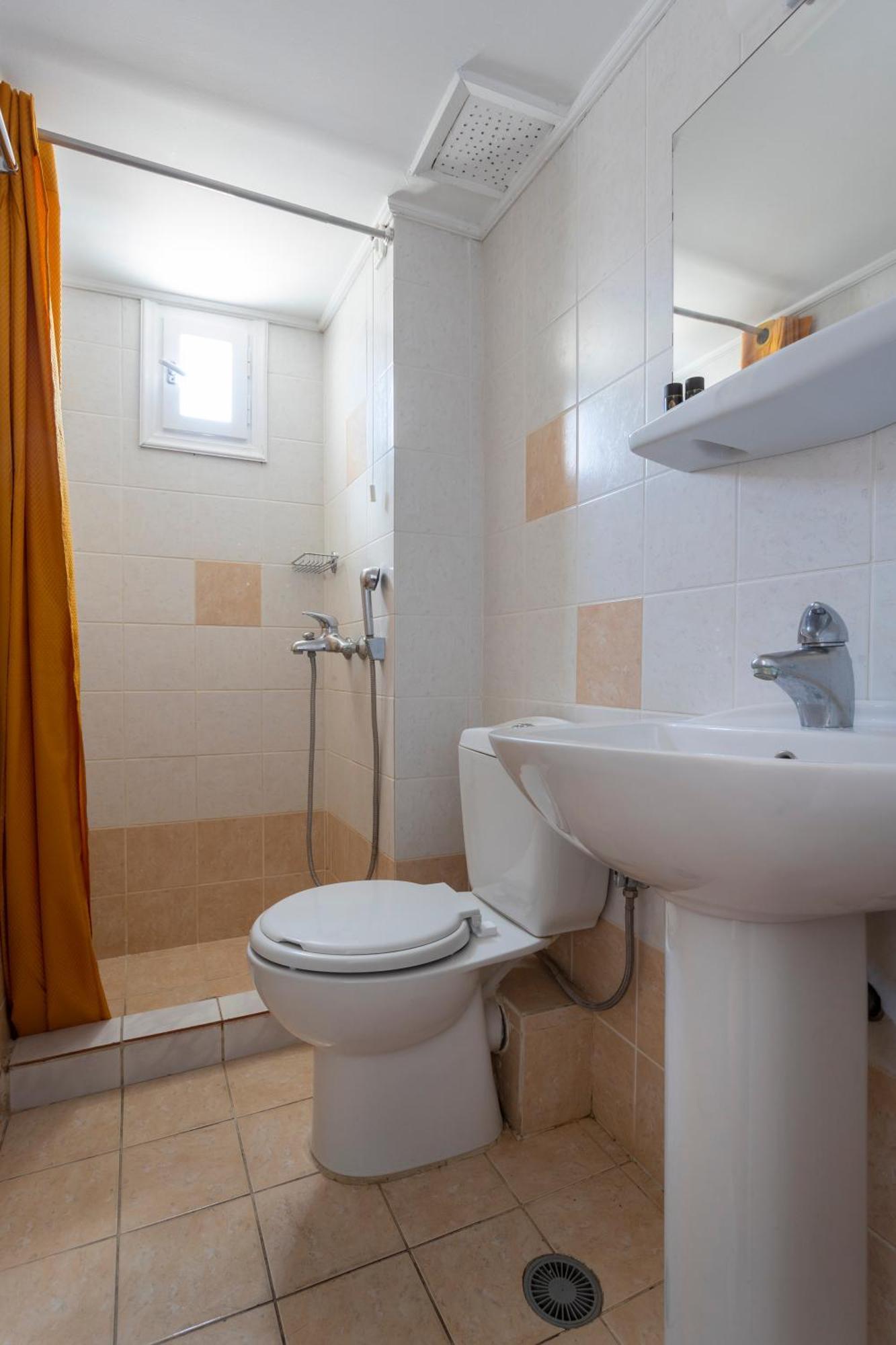 Hotel Roumani Spetses Town ภายนอก รูปภาพ