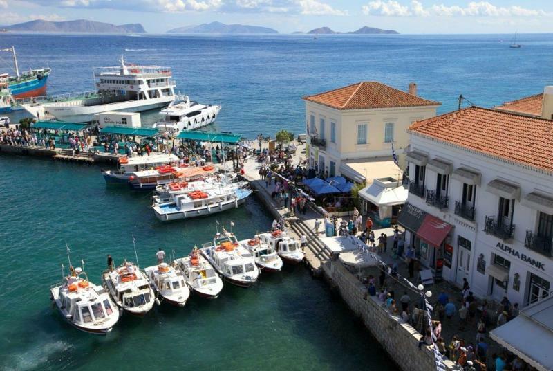 Hotel Roumani Spetses Town ภายนอก รูปภาพ