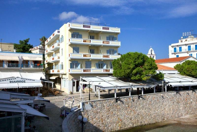 Hotel Roumani Spetses Town ภายนอก รูปภาพ