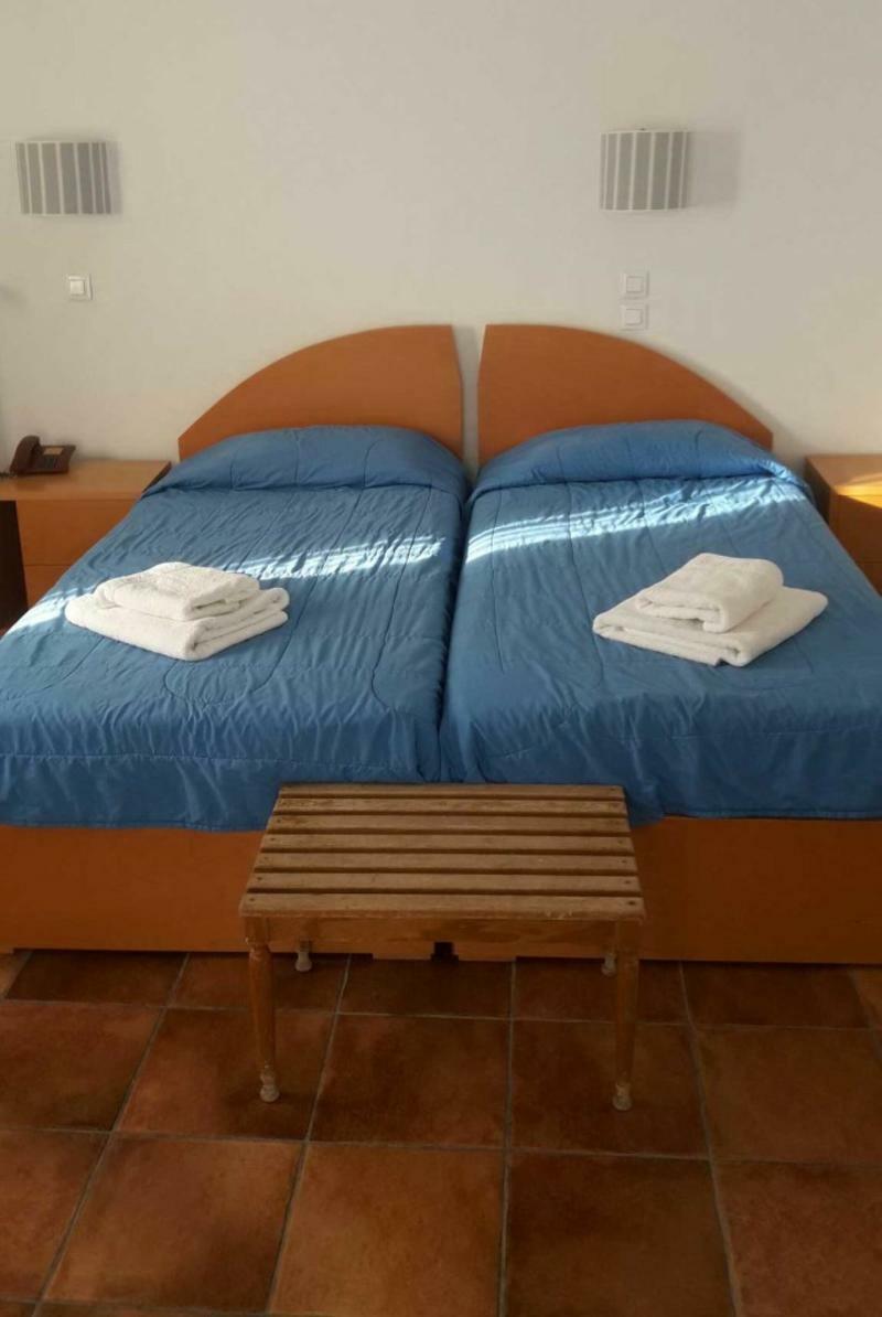 Hotel Roumani Spetses Town ภายนอก รูปภาพ