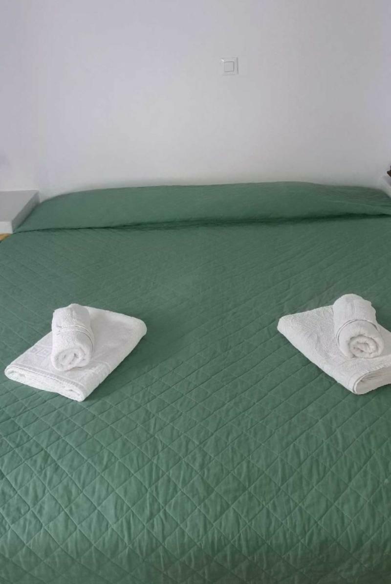 Hotel Roumani Spetses Town ภายนอก รูปภาพ